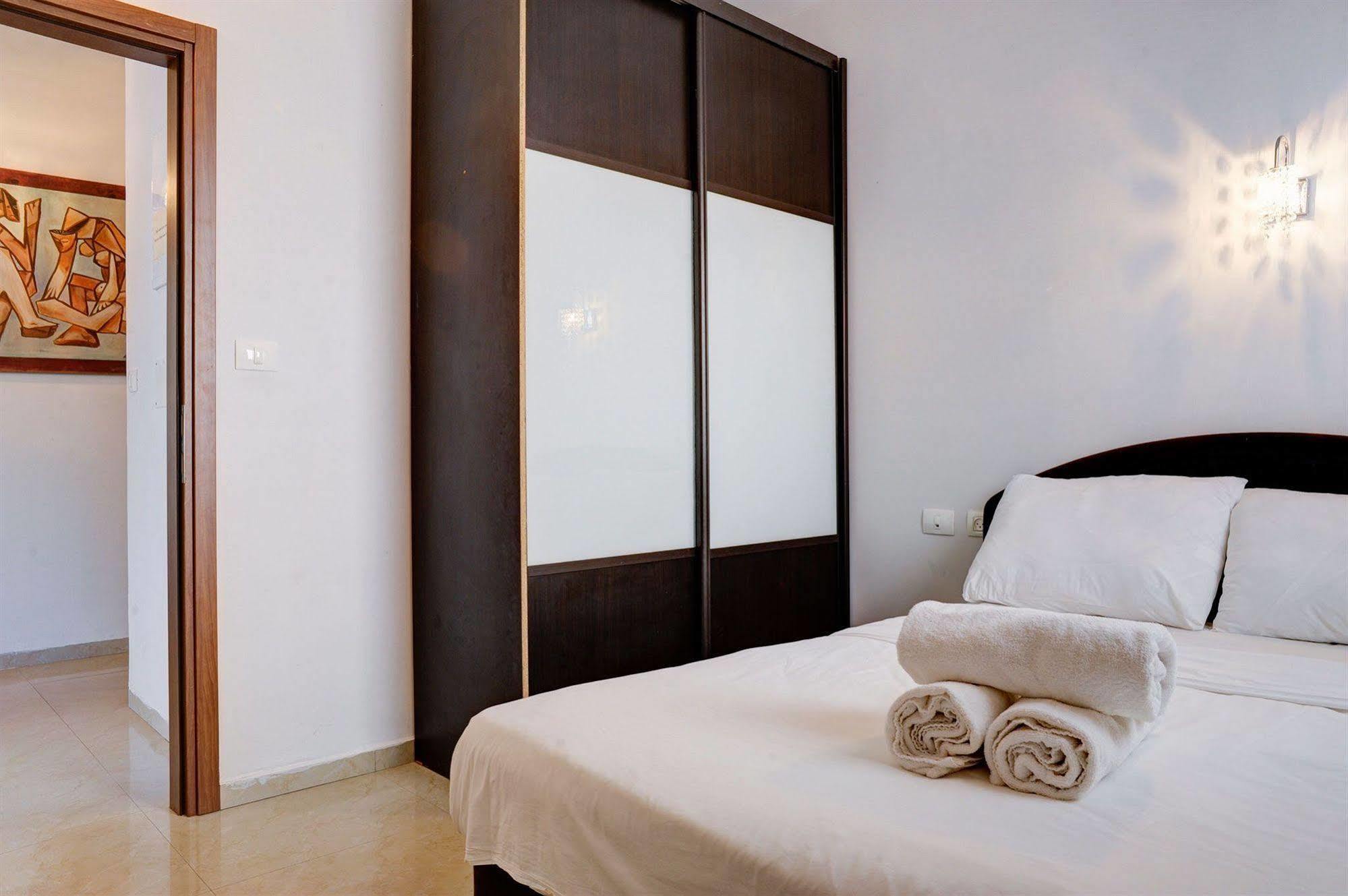 Liber Apartments By Raphael Hotels Tel Aviv Exterior photo